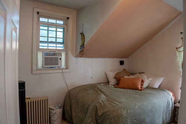 130 Littleton St, Springfield, MA 01104