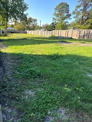 201 S 5th Street, Highlands, TX 77562