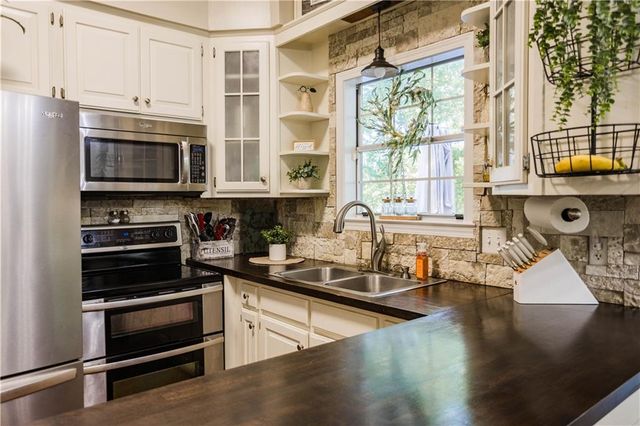 6113 Scenic West Drive, Mobile, AL 36693