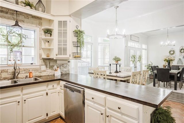 6113 Scenic West Drive, Mobile, AL 36693