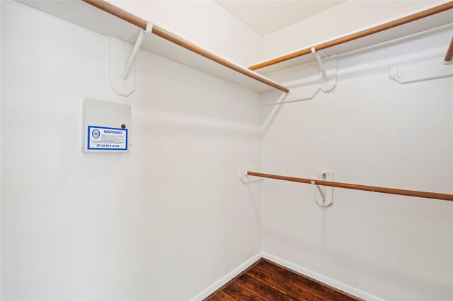 806 N Willow Drive, Houston, TX 77073