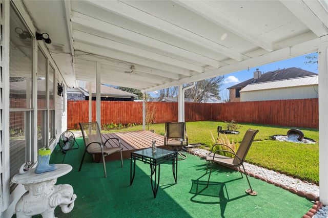 806 N Willow Drive, Houston, TX 77073