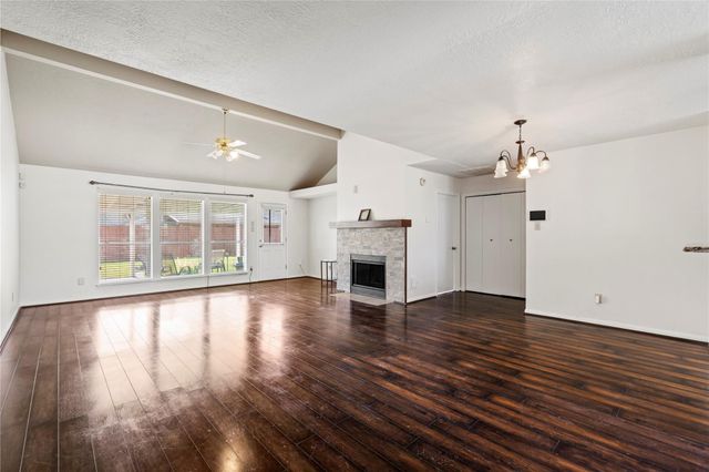 806 N Willow Drive, Houston, TX 77073