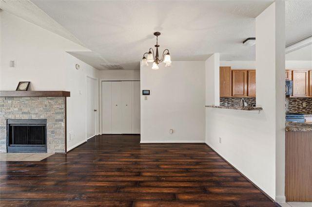 806 N Willow Drive, Houston, TX 77073