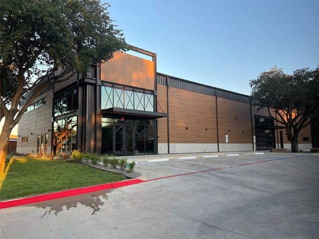 351 E Hudgins Street, Grapevine, TX 76051