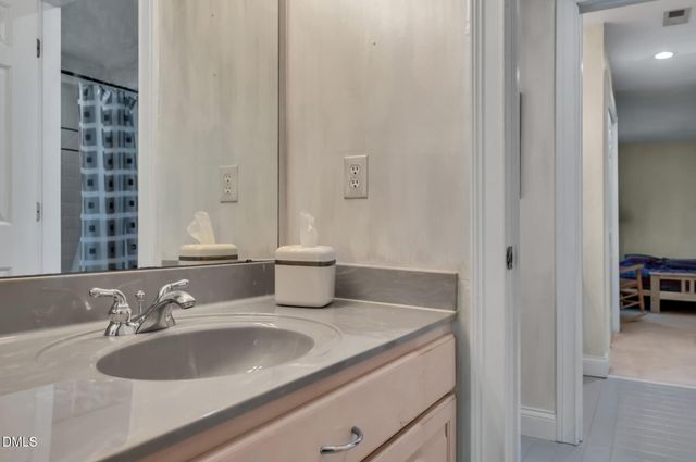 82101 Ehringhaus, Chapel Hill, NC 27517