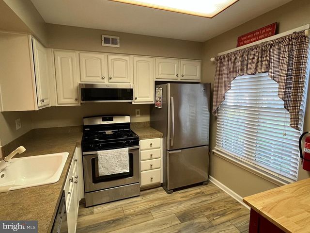 3003-A HEATHERSTONE CT, Mount Laurel, NJ 08054