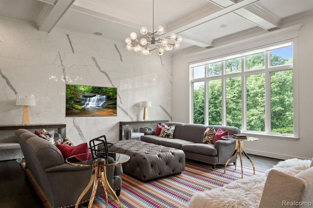 3906 Thatcher Drive, Rochester Hills, MI 48309