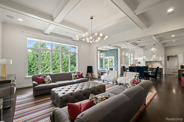 3906 Thatcher Drive, Rochester Hills, MI 48309