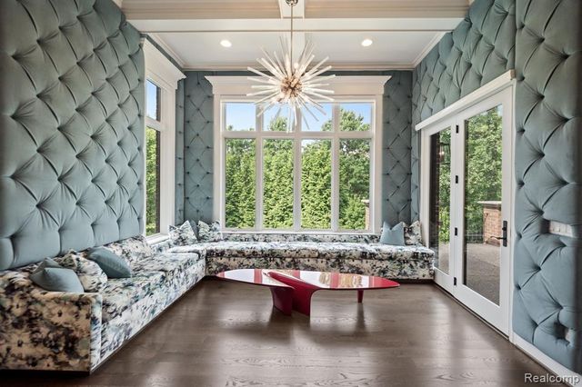 3906 Thatcher Drive, Rochester Hills, MI 48309