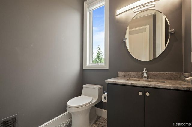 3906 Thatcher Drive, Rochester Hills, MI 48309