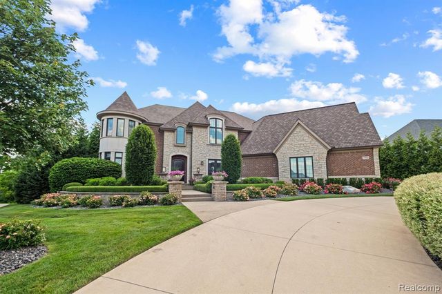 3906 Thatcher Drive, Rochester Hills, MI 48309