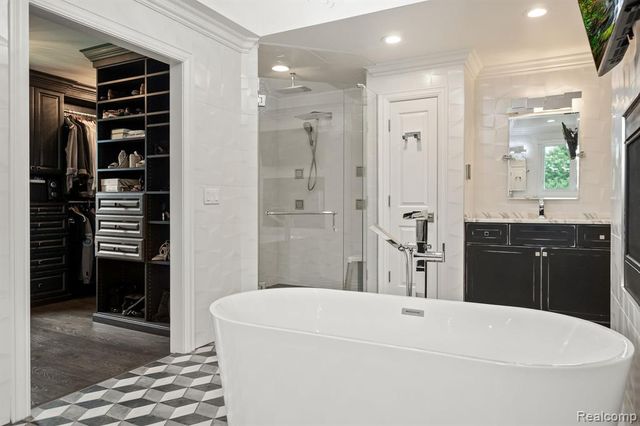 3906 Thatcher Drive, Rochester Hills, MI 48309