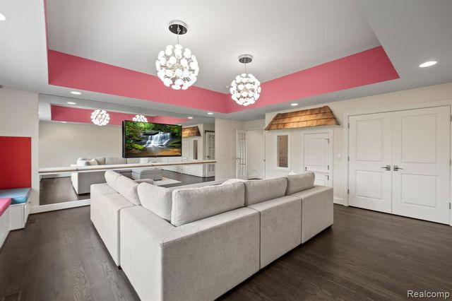 3906 Thatcher Drive, Rochester Hills, MI 48309