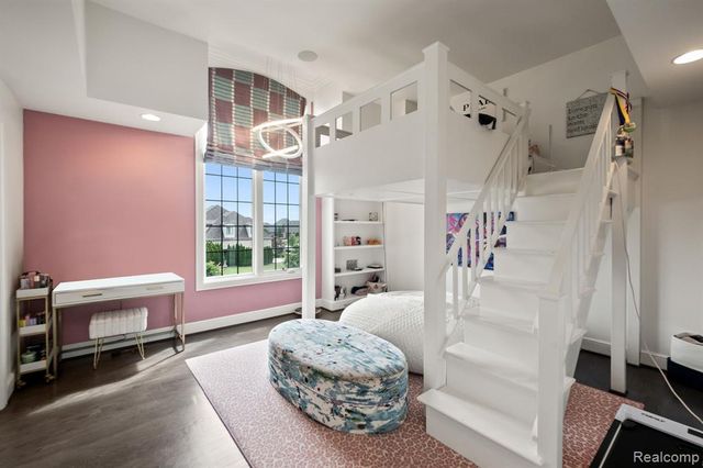 3906 Thatcher Drive, Rochester Hills, MI 48309