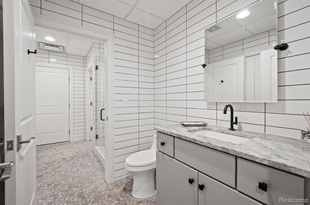 3906 Thatcher Drive, Rochester Hills, MI 48309