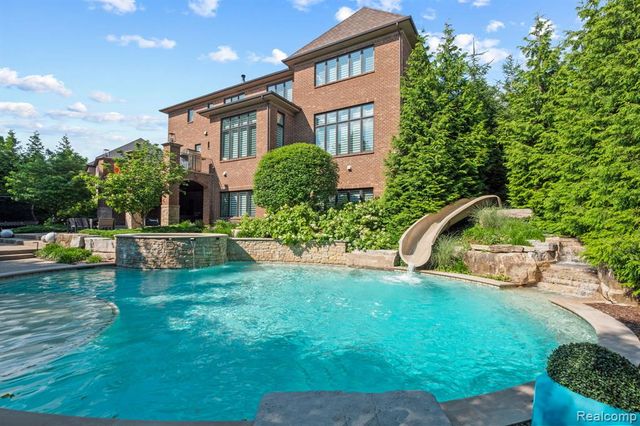 3906 Thatcher Drive, Rochester Hills, MI 48309