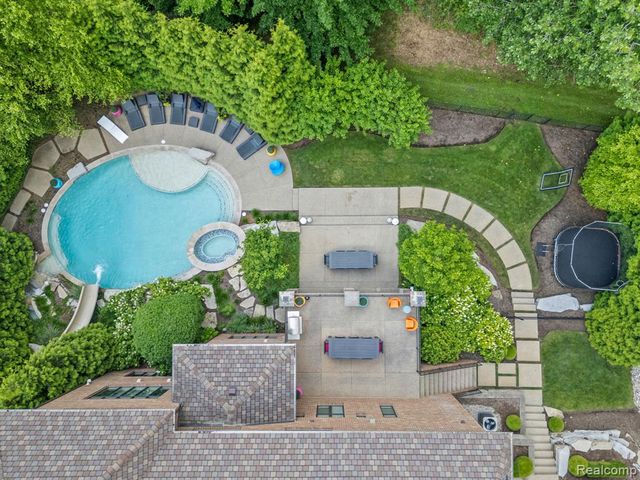 3906 Thatcher Drive, Rochester Hills, MI 48309