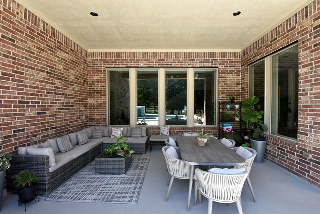 5615 Caspian Falls Lane, Fulshear, TX 77441