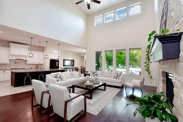 5615 Caspian Falls Lane, Fulshear, TX 77441