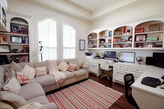 5615 Caspian Falls Lane, Fulshear, TX 77441