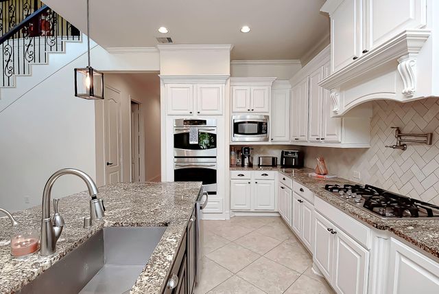 5615 Caspian Falls Lane, Fulshear, TX 77441