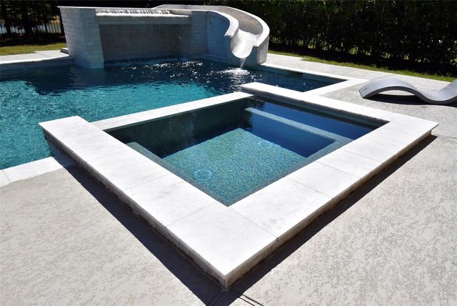 5615 Caspian Falls Lane, Fulshear, TX 77441