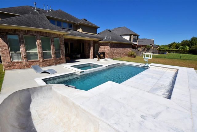 5615 Caspian Falls Lane, Fulshear, TX 77441