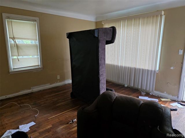 6300 Penrod Street, Detroit, MI 48228