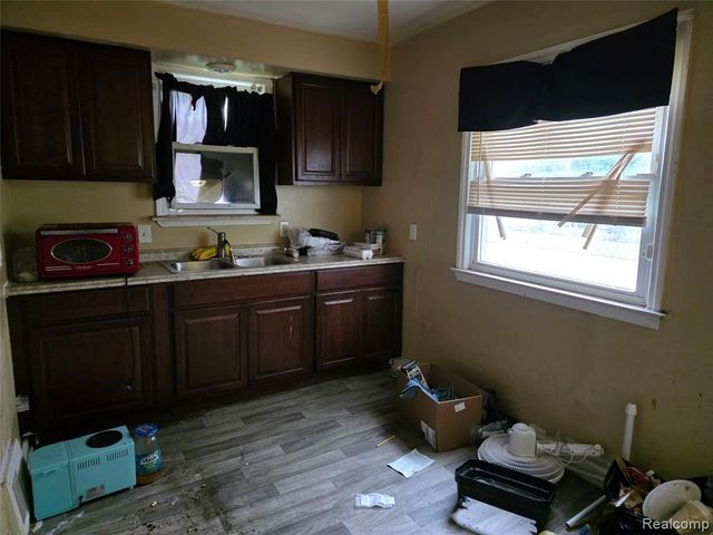 6300 Penrod Street, Detroit, MI 48228