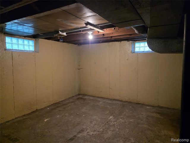 6300 Penrod Street, Detroit, MI 48228