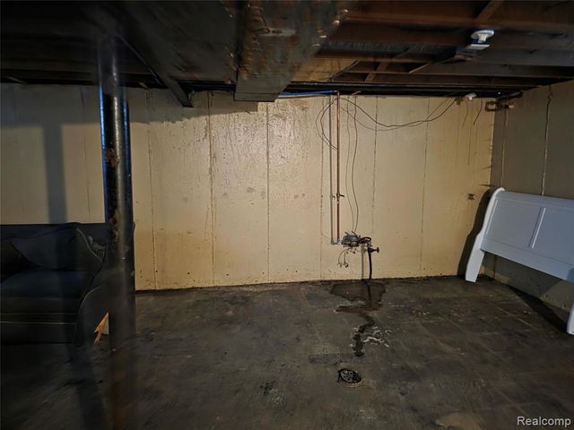 6300 Penrod Street, Detroit, MI 48228