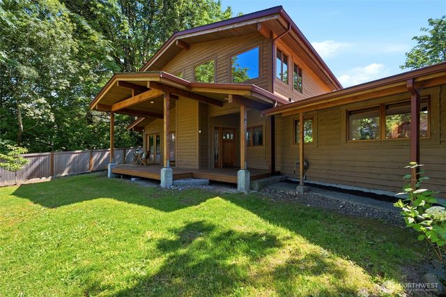 19946 47th Avenue NE, Lake Forest Park, WA 98155