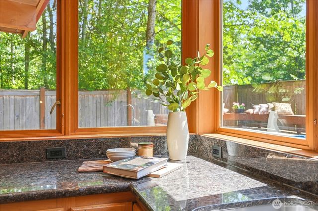 19946 47th Avenue NE, Lake Forest Park, WA 98155