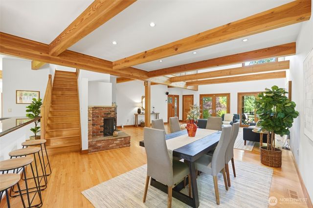 19946 47th Avenue NE, Lake Forest Park, WA 98155
