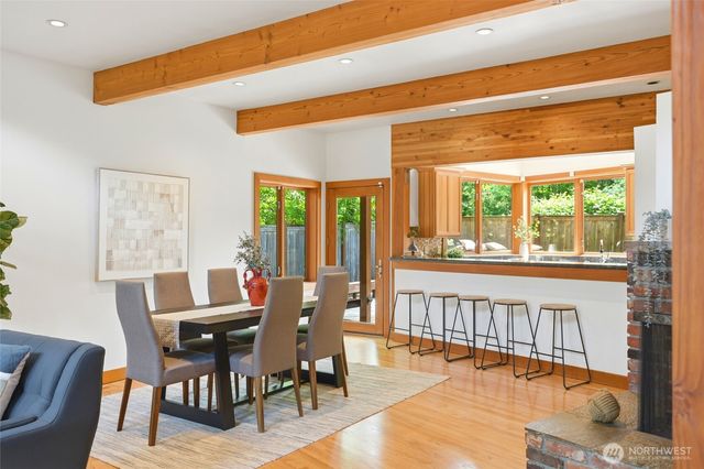 19946 47th Avenue NE, Lake Forest Park, WA 98155