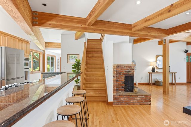 19946 47th Avenue NE, Lake Forest Park, WA 98155