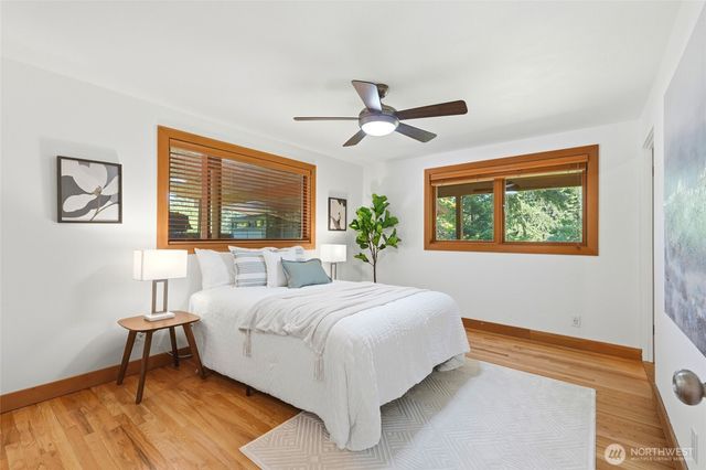 19946 47th Avenue NE, Lake Forest Park, WA 98155