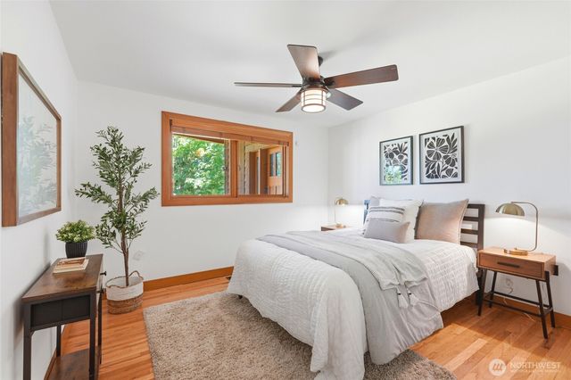 19946 47th Avenue NE, Lake Forest Park, WA 98155