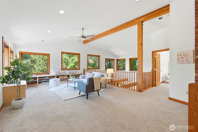19946 47th Avenue NE, Lake Forest Park, WA 98155
