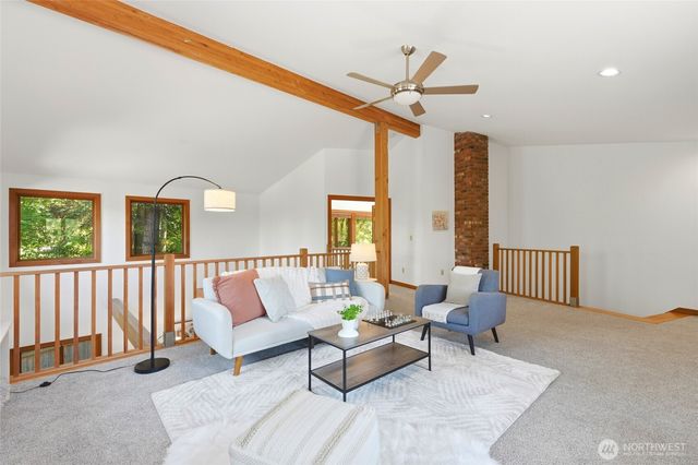 19946 47th Avenue NE, Lake Forest Park, WA 98155