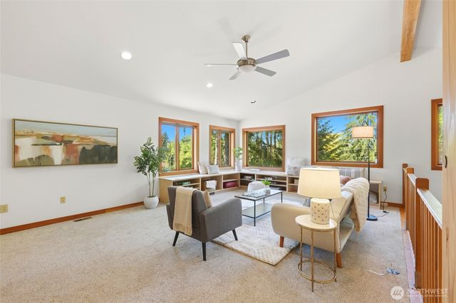 19946 47th Avenue NE, Lake Forest Park, WA 98155