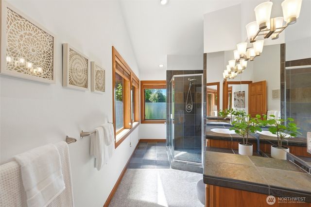 19946 47th Avenue NE, Lake Forest Park, WA 98155