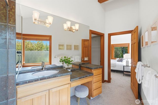 19946 47th Avenue NE, Lake Forest Park, WA 98155