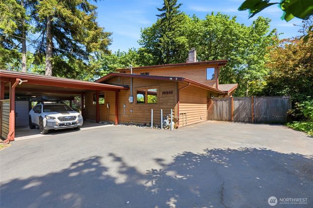 19946 47th Avenue NE, Lake Forest Park, WA 98155