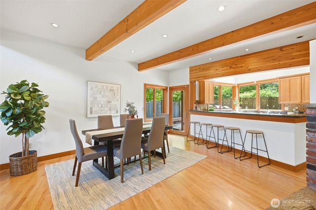 19946 47th Avenue NE, Lake Forest Park, WA 98155