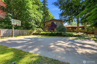 19946 47th Avenue NE, Lake Forest Park, WA 98155