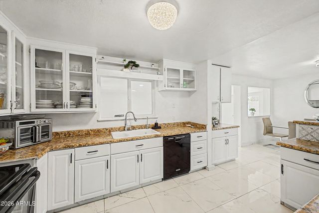 3916 W NORTHERN Avenue, Phoenix, AZ 85051