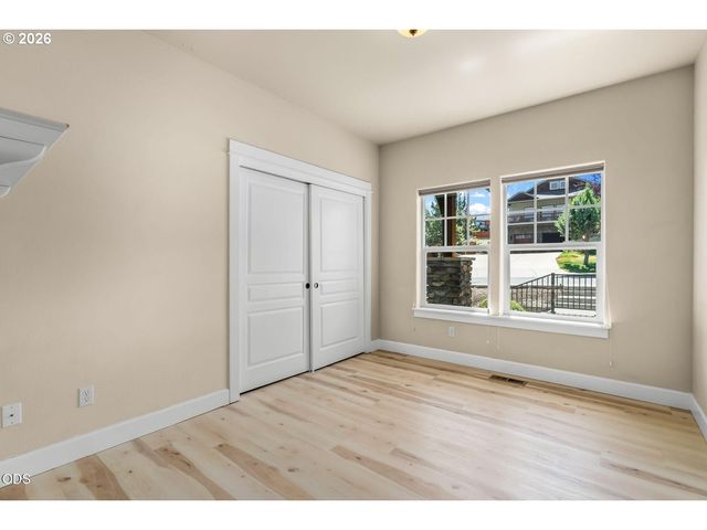 3551 Sw SALMON Ct, Redmond, OR 97756