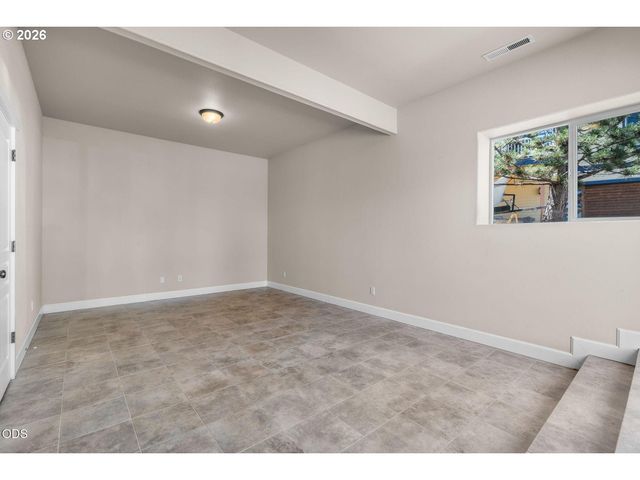 3551 Sw SALMON Ct, Redmond, OR 97756